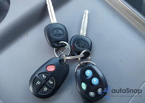 2010 Toyota Sienna Le from USA, damaged, VIN 5TDKK4CC9AS324482